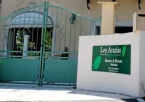 Les Acacias 83