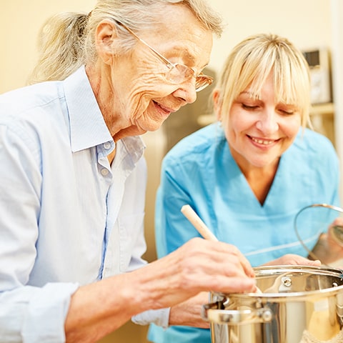 Comment fonctionne un service d'aide à domicile Alzheimer ?