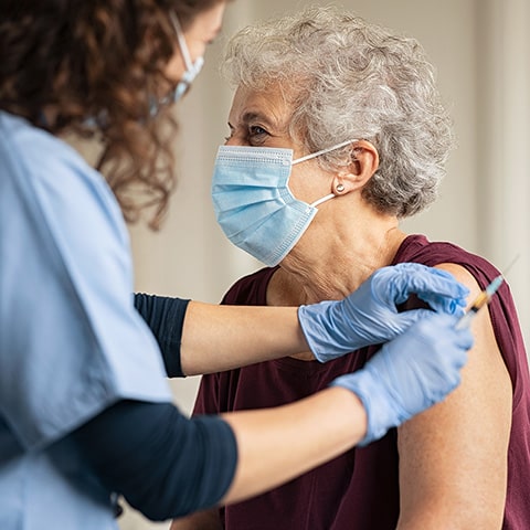 Que contiennent les vaccins anti-covid et comment seront-ils administrés en France ?