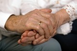Tutelle, curatelle : comment protéger un proche âgé vulnérable?