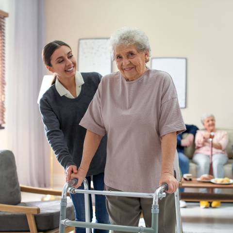 En UCC, les personnes âgées atteintes d'Alzheimer peuvent déambuler en tout sécurité.