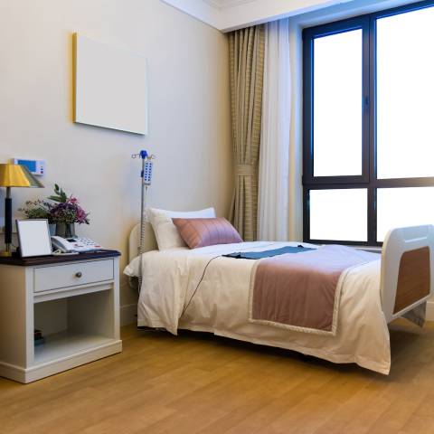 EHPAD : chambre seule ou double, que choisir ?