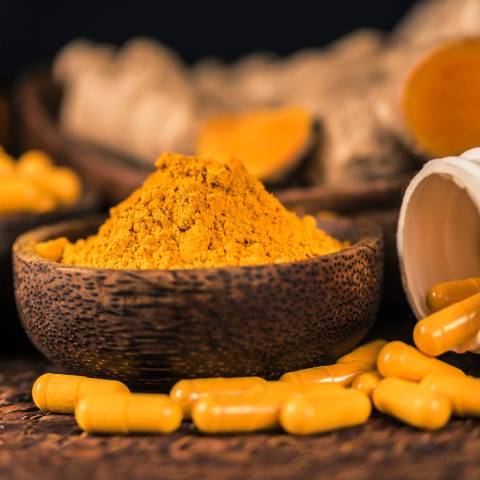Curcumine et Alzheimer : quels bienfaits réels pour le cerveau et la mémoire ?