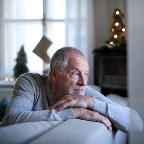 Dépression saisonnière chez les seniors : comprendre et agir pour mieux vivre l'hiver