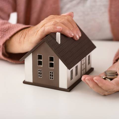 Prix d'une maison de retraite en 2026 : combien coûte un EHPAD par mois en France ?
