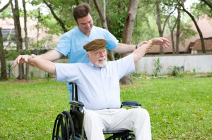 Zoom sur les métiers du grand-âge : Employé de maison de retraite